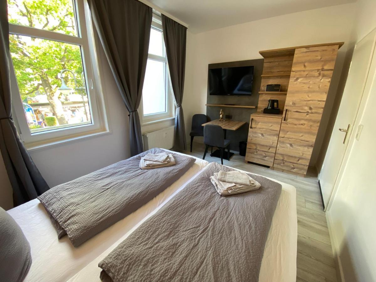 Harzer Hof Hostal *